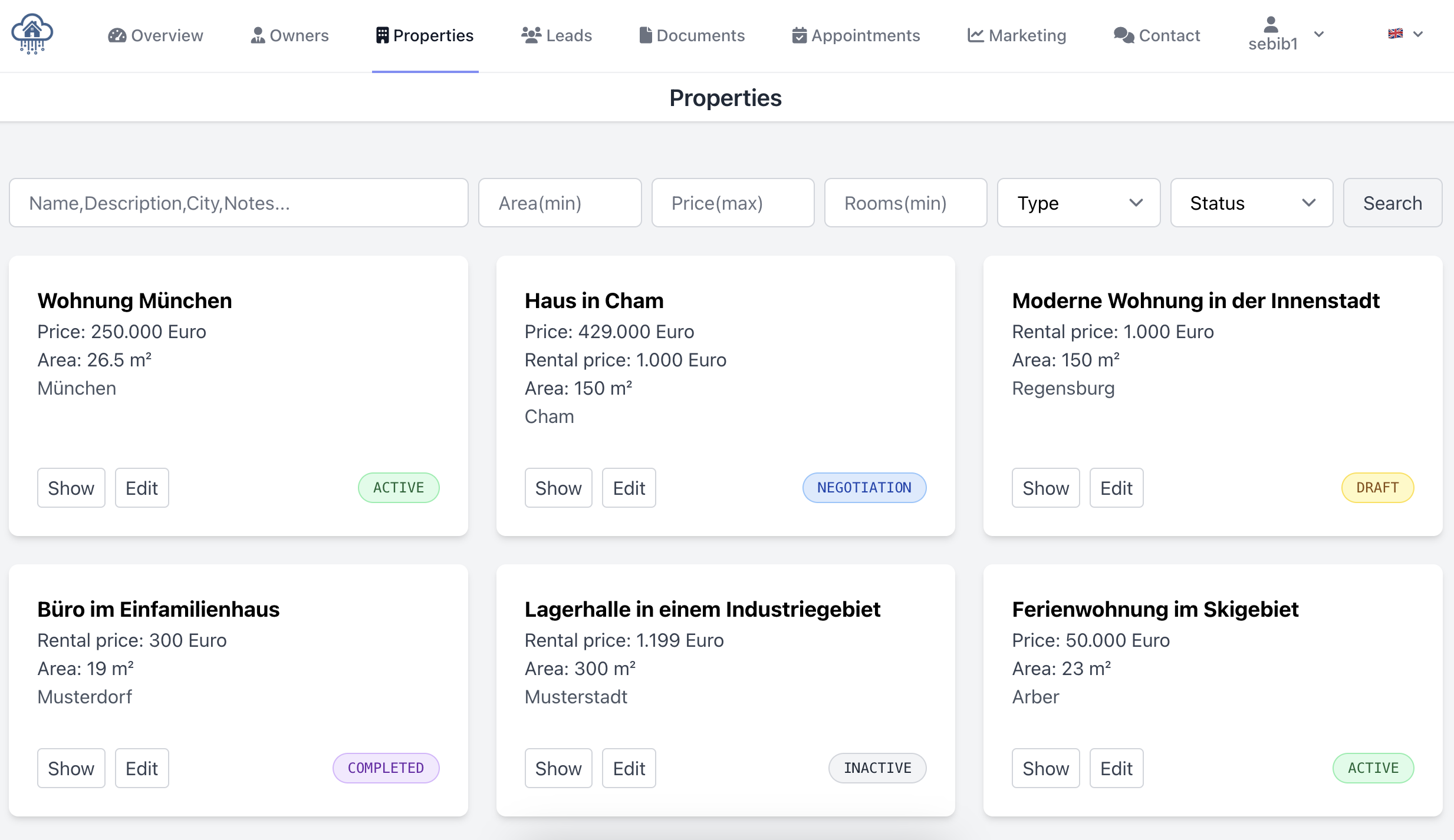 Overview of property management in PropertyCloudCRM with filter options and status display.